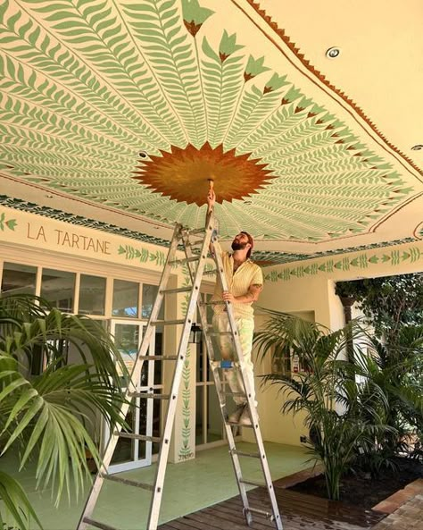 Hand Painted Dining Room Mural, Painted Ceiling Stripes, Painted Ceiling Pattern, Funky Ceiling Ideas, Painting Apartment Walls, Ceiling Painting Design, Mural In House, Ceiling Art Diy, Ceiling Art Ideas