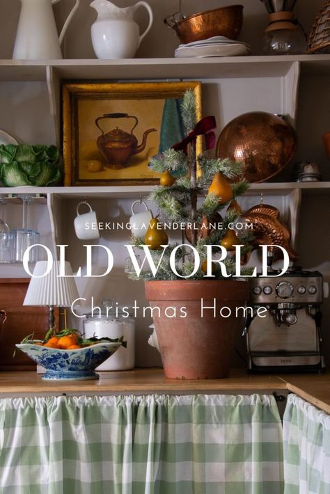 Old World Christmas Styling English Style Christmas Decor, English Cottage Christmas Decor Ideas, Christmas Decor For Small Kitchen, Country Home Christmas Decor, Old World Christmas Mantle, 19th Century Christmas, Christmas Decorating With Antiques, Beautiful Christmas Decor, Old English Christmas Decor