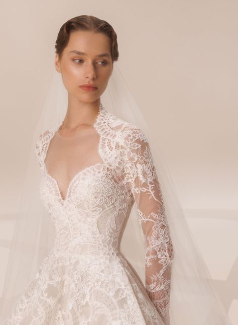 Look 8 – ELIE SAAB Interesting Wedding Dresses, Dresses Fall 2023, Wedding Dress With Lace Top, Elie Saab Wedding Dress, Wedding Dresses 2023, Wedding Dresses Fall, Elie Saab Bridal, Bridgerton Wedding, Classy Wedding Dress