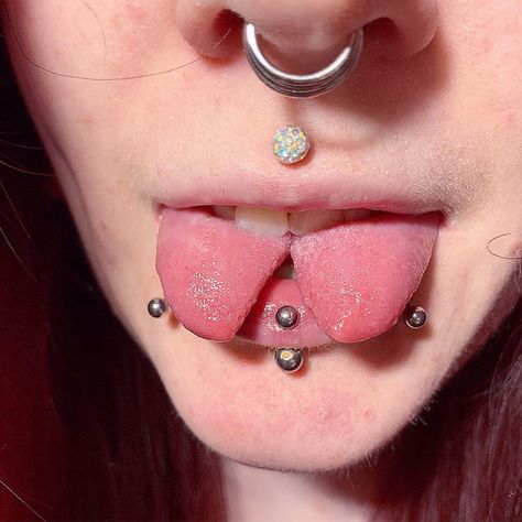 Split Tongue Piercings, Vertical Snakebites, Split Tongue Aesthetic, Tongue Pictures, Tongue Split, Piercing Medusa, Split Tongue, Stretched Septum, Goth Makeup Tutorial