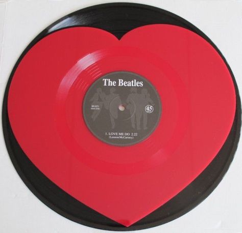 Pretty Vinyls, Beatles Love, Love Me Do, Red Vinyl, Vinyl Music, Record Player, Red Aesthetic, Vinyl Art, Blue Aesthetic