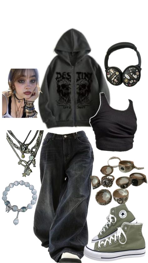 Grunge outfit and makeup Grudge Core Aesthetic Outfits, Grunge Smart Outfit, Thanksgiving Outfit Alternative, Grunge Outfits Hoodie, E-girl Clothes, Minimalistic Grunge Outfits, Cool Apocalypse Outfit, Grunge Outfits Tank Top, Grunge Outfits Street Styles