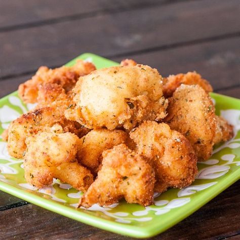 Breaded Cauliflower Recipes, Gobi Fry, Deep Fried Cauliflower, Deep Fryer Recipes, Tasty Cauliflower, Deep Fried Recipes, Deep Fried Appetizers, Fried Broccoli, Veggie Fries