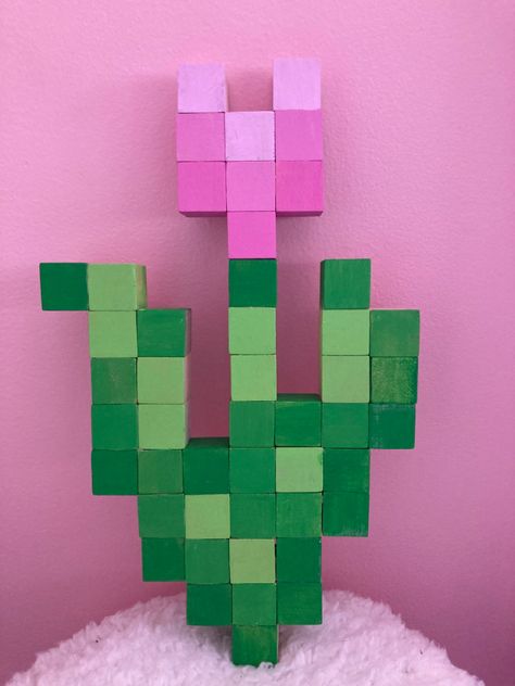 minecraft wooden tulip made out of wooden cubes Minecraft Block Flowers Diy, Tulips Minecraft, Diy Minecraft Flower, Minecraft Rose Diy, Minecraft Tulip Diy, Minecraft Tulip 3d, Minecraft Block Craft, Minecraft Flower Template, Wooden Cubes Craft Diy Projects