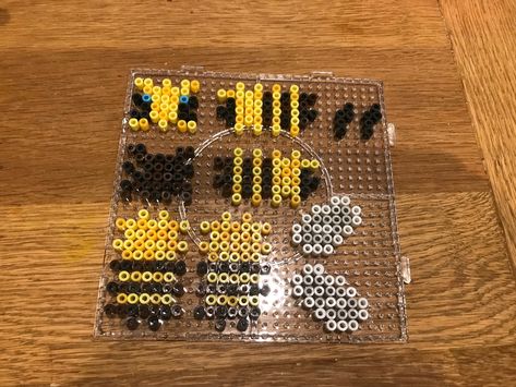 Minecraft Bee Lights, Minecraft Bee Pixel Art, Minecraft Heads, Minecraft Bee, Easy Perler Beads Ideas, Melty Beads, Bead Ideas, Fun Easy Crafts, Fuse Beads