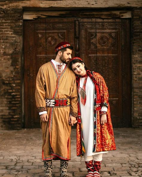 Afghani Clothes Men, Iranian Men Fashion, Tajik Dress, Persian Dress, Muslim Culture, Afghani Clothes, Iranian Beauty, Korean Traditional Dress, National Clothes