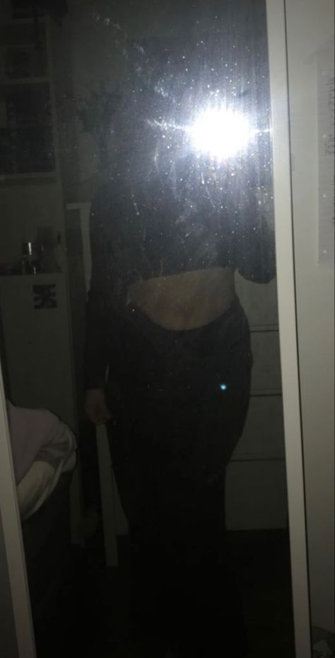 Outfit, fashion, low pants, cropped shirt, posing, mirror, selfie, flash, aesthetic, girl, curvy, no face, bedroom🤍 Mirror Selfie Outfit No Face, Plus Size Mirror Selfie Poses No Face, Girl In Mirror No Face, Mirror Selfie Thick, Chubby Mirror Selfie No Face, Brunette Mirror Selfie No Face, Mirror Outfit Pics No Face, Brunette Girl No Face, Baddie Mirror Pics No Face