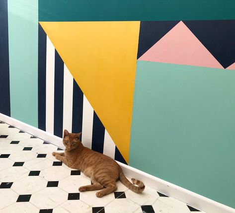 Geometric Wall Paint Ideas -nia_does_diy Diy Geometric Wall Paint Patterns, Diy Geometric Wall Paint, Geometric Wall Paint Patterns, Diy Geometric Wall, Wall Paint Ideas, Best Wall Paint, Pink Painted Walls, Geometric Wall Paint, Wall Paint Patterns