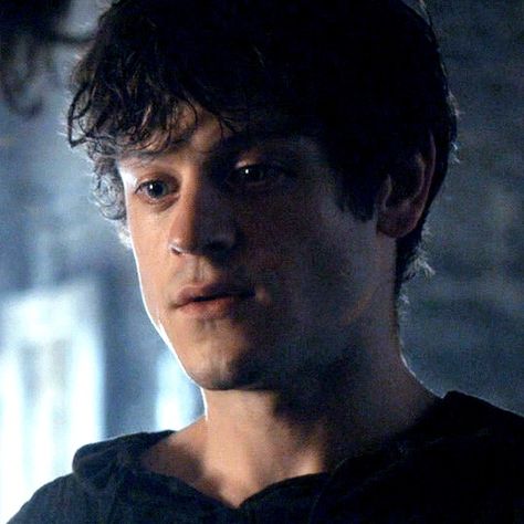 Ramsay Snow, Ramsey Bolton, Iwan Rheon, Ramsay Bolton, Game Of Thrones Series, Red Hood Jason Todd, Joker Pics, Dark Love, Happy Pictures