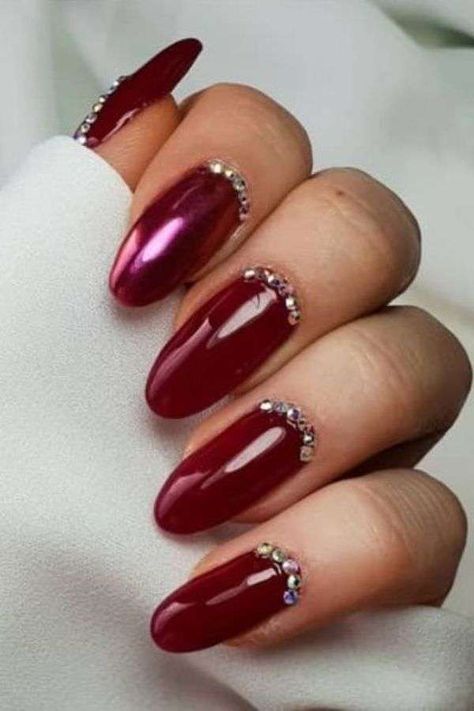 Christmas Nail Designs With Rhinestones, Red Nails With Rhinestones Bling, Wine Nail Designs, Dark Burgundy Nails, Red Nails With Rhinestones, Jewel Nails, Tuxedo Nails, Brassy Hair, Wine Nails