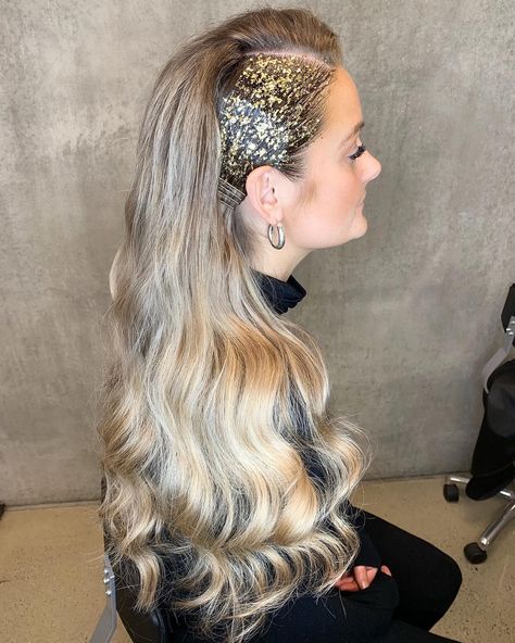 Glitter Hair Updo, Glitter Hair Wedding, Sequin Dress Hairstyle, Gold Hair Glitter, Glitter Updo, Hairstyles With Glitter, Hair With Rhinestones, Glitter In Hair, Glitter Festival Hair