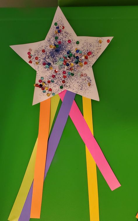 Star Art Activities For Preschool, Preschool Stars Activities, Exploring Space Art And Craft, Star Projects For Preschool, Star Shape Crafts Preschool, Star Craft For Preschool, Star Wand Craft, Space Projects For Toddlers, Star Crafts Preschool