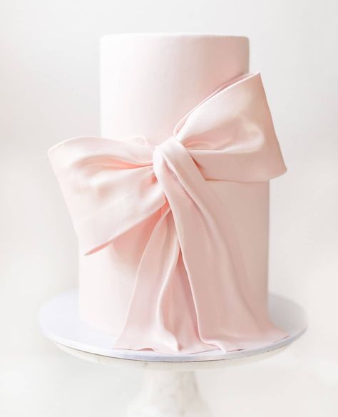 Statement Wedding Bows Bow Cake, Bow Baby Shower, Bow Cakes, Bow Wedding, Pink Wedding Theme, Blush Pink Weddings, Wedding Bows, Pink Cake, Pink Parties