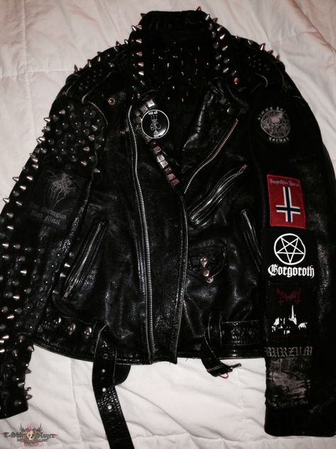 Black Metal Fashion, Punk Leather Jacket, Nana Osaki, Battle Jacket, Metal Clothing, Metal Fashion, Estilo Punk, New Rock, Punk Outfits