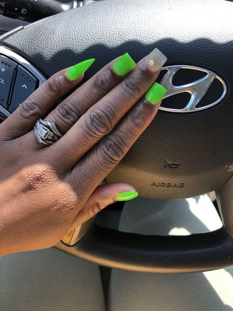 Lime Green short nails for braiders Short Acrylic Nails For Braiders, Short Nails For Braiders, Lime Green Nails With Design, Braider Set Nails Ideas, Nails For Braiders, Short Green Nails Acrylic, Braiders Nails Set, Braider Nails Ideas, Braider Nails Set Short