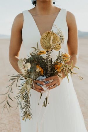 Minimalist Elopement on the El Dorado Dry Lake Beds in Las Vegas || Sunnie Heers Photography Dry Lake Bed Photoshoot Las Vegas, Minimalist Elopement, Lake Arrowhead Elopement, Dry Lake Bed, Sand Dunes Bridals, Donut Bar, Bedding Inspiration, Beautiful Bouquets, The Time Is Now