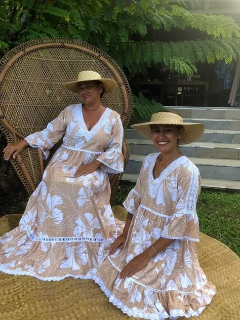 Muumuu Dress Vintage, Hawaiian Traditional Clothing, Mumu Dress Pattern, Islander Dresses, Pacific Island Dress Patterns, Muumuu Dress Hawaiian, Hawaiian Dress Pattern, Polynesian Dresses, Tahitian Dress