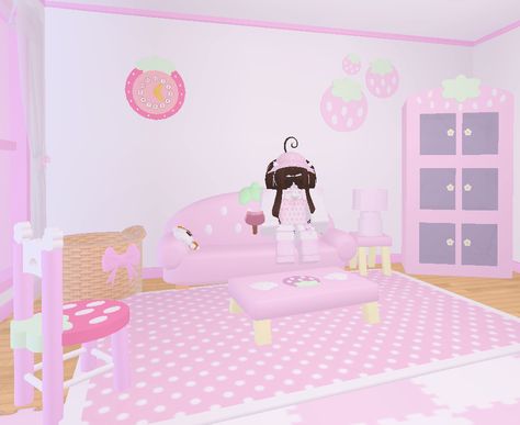 Drawing Couple, Drawing Couple Poses, Hello Kitty Rooms, Construction Ideas, Room Hacks, Bloxburg Room, Handmade Phone Case, House Layout, Adopt Me