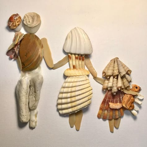 Seashell People Art, Sea Shell People, Shell People Art, Seashell People, Sea Inspired Art, Shell Pictures, Coastal Inspired Art, Family Art Projects, Beach Rock Art