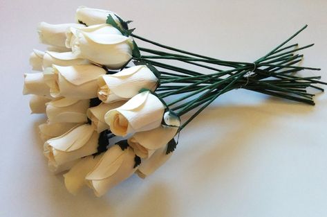 24 Beautiful Realistic Ivory White Wooden Roses, an ideal way to show your love on any occasion. #weddingdecor #flower Wooden Anniversary Gift, Artificial Flowers Decor, Wooden Roses, Spring Table Decor, Artificial Plants Indoor, Beautiful Wedding Decorations, Spring Table, Beautiful Lighting, Unique Presents