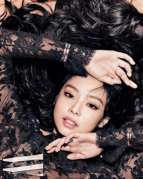 Jennie Kim x W Korea Jennie W Korea, Grunge Skirt, W Korea, Going Solo, Jennie Kim, Kim Jisoo, Blackpink Jennie, Girl Crush, My Girl