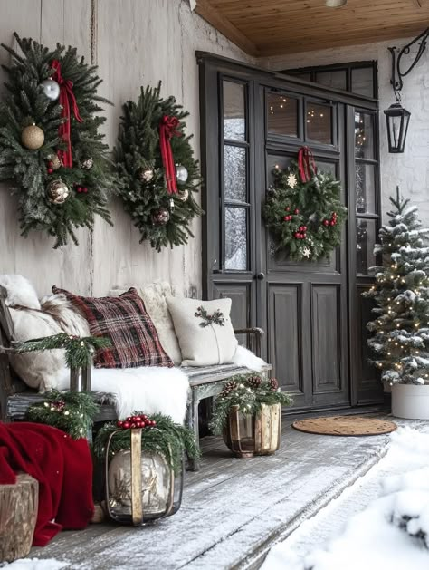 Christmas Porch Decor Ideas to Elevate Your Home This Holiday Season Christmas Decor Doorway Inside, Outdoor Classy Christmas Decor, Christmas Wrap Around Porch, Minimalist Outdoor Christmas Decor, Back Porch Christmas Decor, Christmas Porch Ideas Outdoor, Front Door Xmas Decor Ideas, Christmas Decor Porch Ideas, Rustic Christmas Front Porch