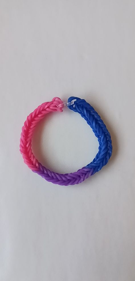 colors: dark blue, purple, and pink Heartstopper Bracelet, Bi Bracelet, Bisexual Bracelet, Lgbtq Bracelet, Diy Wire Bracelet, Bisexual Jewelry, Pony Bead Bracelets, Pride Bracelet, Diy Bracelets Easy