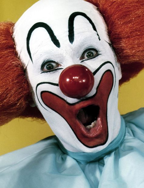 Bozo brouhaha forces rewrite of humor history Clown Character, Famous Clowns, Clown Images, Vintage Circus Party, Bozo The Clown, Scary Clown Makeup, Vintage Halloween Photos, Clown Art, Clown Party