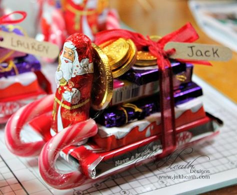 25 Easy Christmas Crafts for Kids - Crazy Little Projects Simple Stocking, Candy Cane Sleigh, Make Your Own Chocolate, Chocolate Santa, Best Friend Christmas Gifts, Centerpiece Christmas, Diy Holiday Gifts, Christmas Sleigh, Navidad Diy