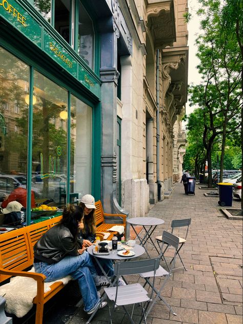 #budapest #fashion #aesthetic #besties #coffee #coffeeshop #coffeebreak #coffeeaesthetic #cozy #spring #springoutfit #ootd #summerstyle #555 #bakery #europe Budapest Fashion, Budapest Aesthetic, Aesthetic Besties, Coffee With Friends, Coffee Aesthetic, Cake Shop, Fashion Aesthetic, Coffee Break, City Life