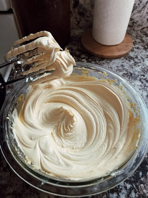 Natural Shea Butter, Shea Butter Mix For Natural Hair, Shae Butter Whipped, Shea Butter On Hair, Diy Whipped Shea Butter, Hair Butter Recipe, Whipped Shea Butter Recipe, Shea Body Butter Recipe, Shea Butter Lotion Recipe