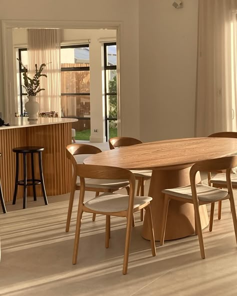 As you aaall know, we just love seeing images of our clients’ final fit-outs. ❤️ Danielle’s dining room is one of our all-time favourites🙌🏼 Featuring the @globewest Classique Oval Dining Table in Natural Ash, sleek lines dance with an organic shape with a gorgeous raw texture complementing the homes final finishes. Now it’s the perfect spot for creating special memories. 🤍 Interior Design by @meganprenticedesign Oval Dining Room Table Wood, Dining Room Oval Table, Oval Dinner Table, Dining Table Oval, Oval Dining Room Table, Australian Furniture, Raw Texture, Wood Dining Room Table, Oval Dining Table