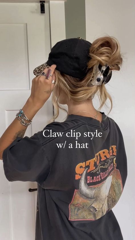 Headband And Claw Clip, Claw Clip With A Hat, Claw Clip And Hat, Claw Clip Hairstyles With Hat, Hair Clip With Hat, Hair Claw Clip Hairstyles Tutorial, Claw Clip With Hat, Easy Hairstyles Claw Clip, Hairstyles Claw Clip