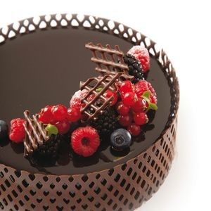 Chocolate Collar Cake, Chocolate Cake Designs, Chocolate Garnishes, Chocolate Cake Decoration, Cake Decorating Videos, Cake Decorating Designs, Chocolate Decorations, Cake Icing, Mousse Cake