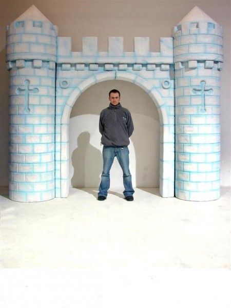 High quality Ice Castle Entranceway available to hire. View Ice Castle Entranceway details, dimensions and images. Diy Christmas Wedding, Frozen Jr, Cardboard Castle, Castle Party, Ice Castle, Ice Palace, Castle Backdrop, Castle Decor, Event Props