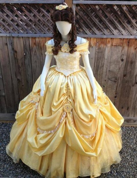 Belle's dress variation Belle Cosplay, Beast Costume, Belle Beauty And The Beast, Belle Beauty, Disney Princess Dresses, Belle Dress, Disney Cosplay, Princess Belle, Princess Costume