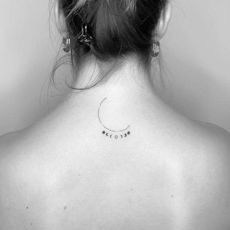 Rose Neck Tattoo, Flower Neck Tattoo, Pretty Neck, Moon Phases Tattoo, Back Of Neck Tattoo, Neck Tattoos Women, Omerta Tattoo, Heart Tattoos, Moon Tattoo Designs