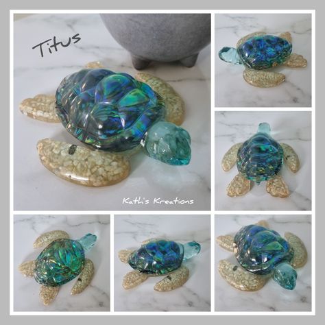 Resin Turtle Ideas, Uv Resin Crafts, Resin Turtle, Types Of Turtles, Iridescent Resin, Resin Pouring, Resin Pens, Sea Turtle Art, Resin Tumblers