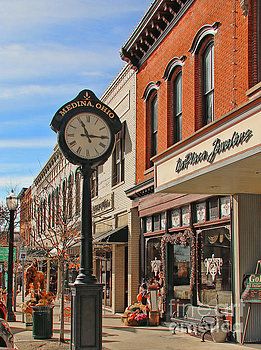 Medina, Ohio Fall Town, Ohio Pictures, Ohio Buckeyes, Story Images, Medina Ohio, Small Town America, Bridal Veil Falls, Small Town Life, Country Side