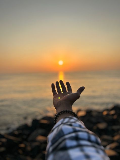 #sunrise #pondicherry #beachvibes Pondicherry Photography, Beach Video, Travel Pictures Poses, Pondicherry, Beach Photography Poses, Bff Pictures, Beach Poses, Aesthetic Instagram Theme, Beach Vibe