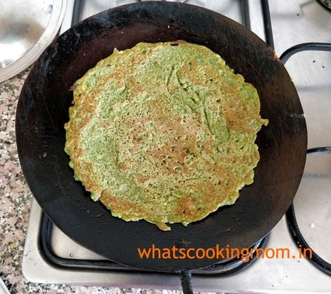 Split Moong Dal Recipe, Green Moong Dal Chilla, Green Moong Dal Recipe, Lentil Crepes, Dal Chilla, Moong Dal Chilla, Tiffin Ideas, Moong Dal Recipe, Whats Cooking