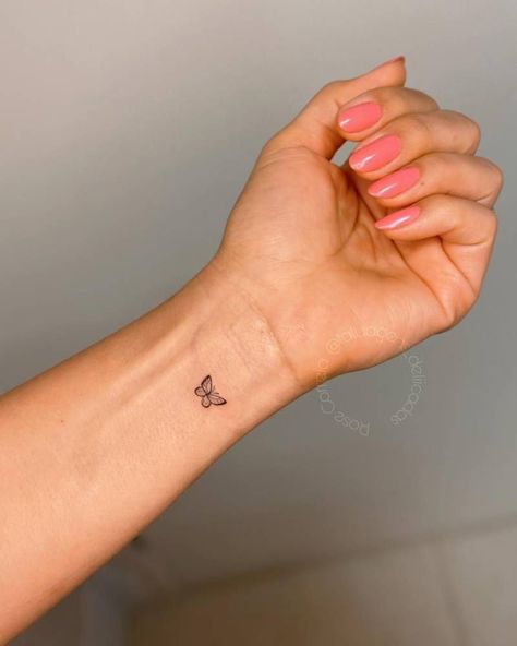 Tiny Butterfly Tattoo, Butterfly Tattoo Cover Up, Delicate Tattoos For Women, Simple Butterfly Tattoo, Simple Wrist Tattoos, Butterfly Wrist Tattoo, Tiny Wrist Tattoos, Small Girly Tattoos, Tattoos Infinity