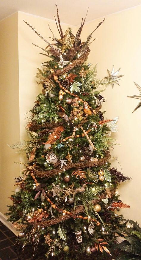 Christmas Tree Hunting Theme, Forest Witch Christmas, Whimsical Woodland Christmas Tree, Forest Fairy Christmas Tree, Animal Theme Christmas Tree, Jungle Theme Christmas Tree, Wilderness Christmas Tree, Enchanted Christmas Tree, Woodland Xmas Tree