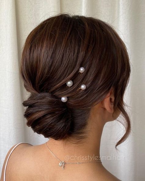 Wedding Bun, Wedding Bun Hairstyles, Wedding Hair Up, Short Hair Bun, Wedding Hairstyles Bride, Trendy Hairstyle, Short Hair Updo, Wedding Hair And Makeup, Elegant Hairstyles