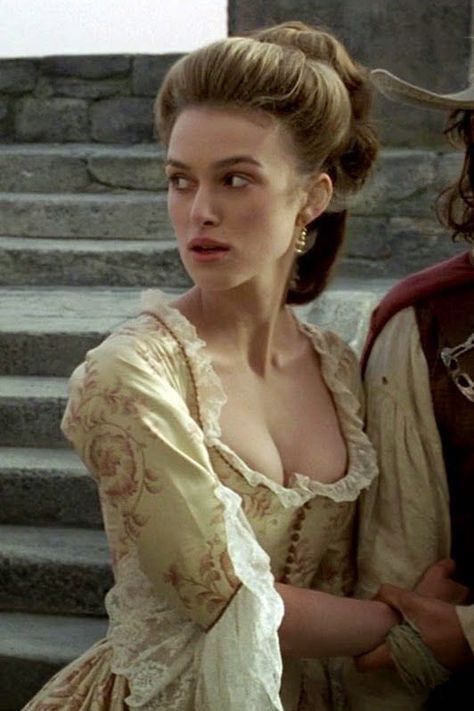 Pirate Princess Aesthetic, Pirates Of The Caribbean Elizabeth, Elizabeth Swann Costume, Keira Knightley Pirates, Elisabeth Swan, Curse Of The Black Pearl, The Pirates Of The Caribbean, Kiera Knightly, Pirate Princess