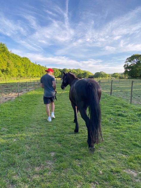 Horses And Boyfriends, Men Riding Horses Aesthetic, Guy Horse Riding, Aesthetic Riding Horse, Horse Riding Couple Aesthetic, Horse Riding With Boyfriend, Couple Riding Horse Together, Horse Couple Aesthetic, Riding With Boyfriend