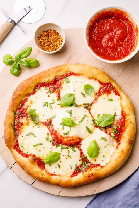 Margarita Pizza Recipe, Homemade Chicken Alfredo, Margherita Pizza Recipe, Margarita Pizza, Pizza Margherita, Pizza Peel, Margherita Pizza, Pan Pizza, Pizza Recipe