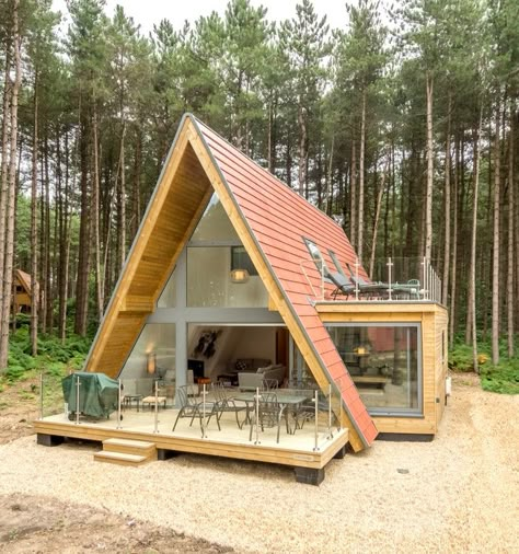 Liz's Lodge, a modern A-Frame house in Norfolk woodland Cosy Beach House, Chalet Modern, A Frame Cabin Plans, Triangle House, Hut House, A Frame House Plans, Modern Villa, A Frame Cabin, House Outside Design