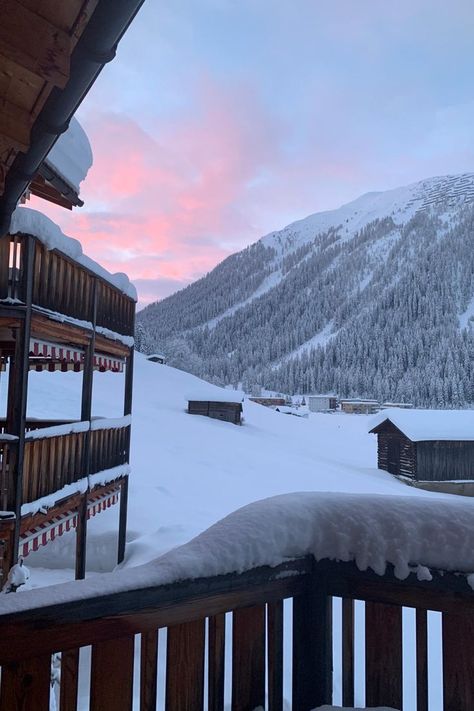 winter sunset in switzerland up in the mountains Zermatt Winter, Girls Ski Trip, Chalet Girl, Winter Sunsets, Alps Skiing, Aesthetic Mountains, Swiss Mountains, November Aesthetic, Skiing Aesthetic