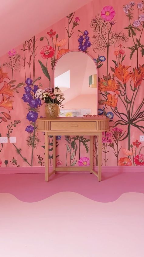 Bedroom Wall Mural Aesthetic, Pink Painting For Bedroom, Kate Rose Morgan, Pink Bedroom Mural, Funky Wallpaper Bedroom, Diy Paintings For Bedroom Wall Art, Rose Wallpaper Bedroom, Pink Wall Painting Ideas, Bathroom Greenhouse